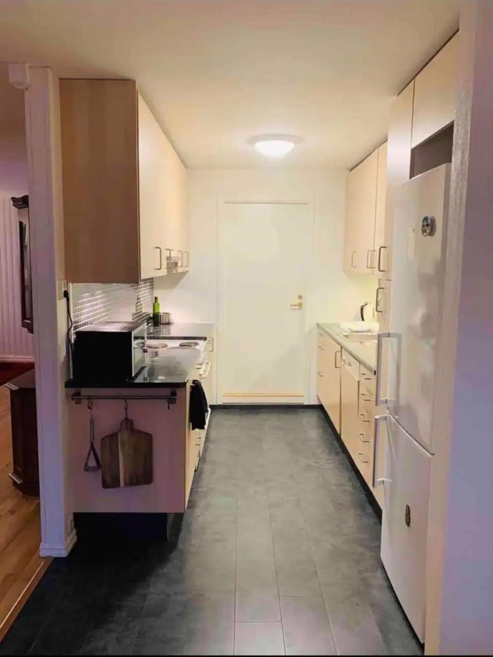 Arctic Inn, Cozy Single Bed Private Room In A Shared Apartment With Stunning Tromso Views Exterior foto