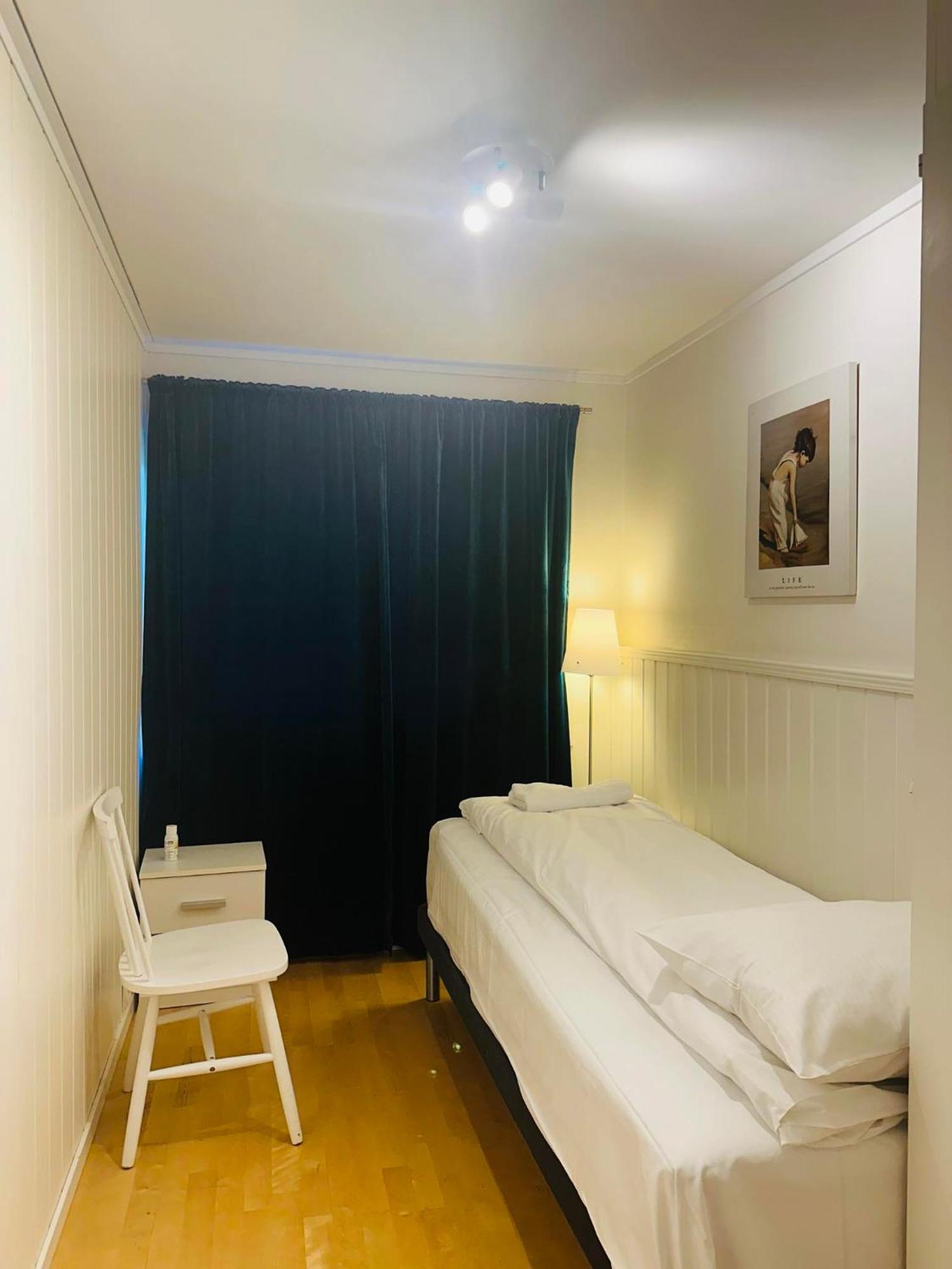 Arctic Inn, Cozy Single Bed Private Room In A Shared Apartment With Stunning Tromso Views Exterior foto